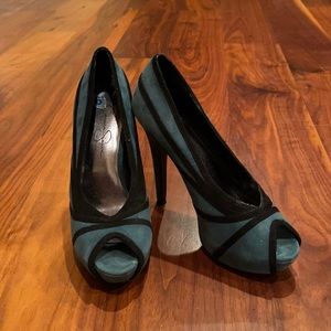 Blue and black suede pump